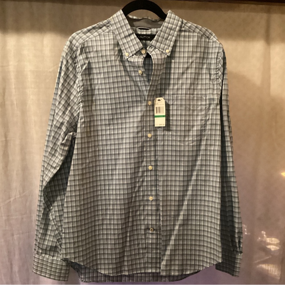 Nautica men’s classic fit Sky Blue button down Large men’s 100% cotton
